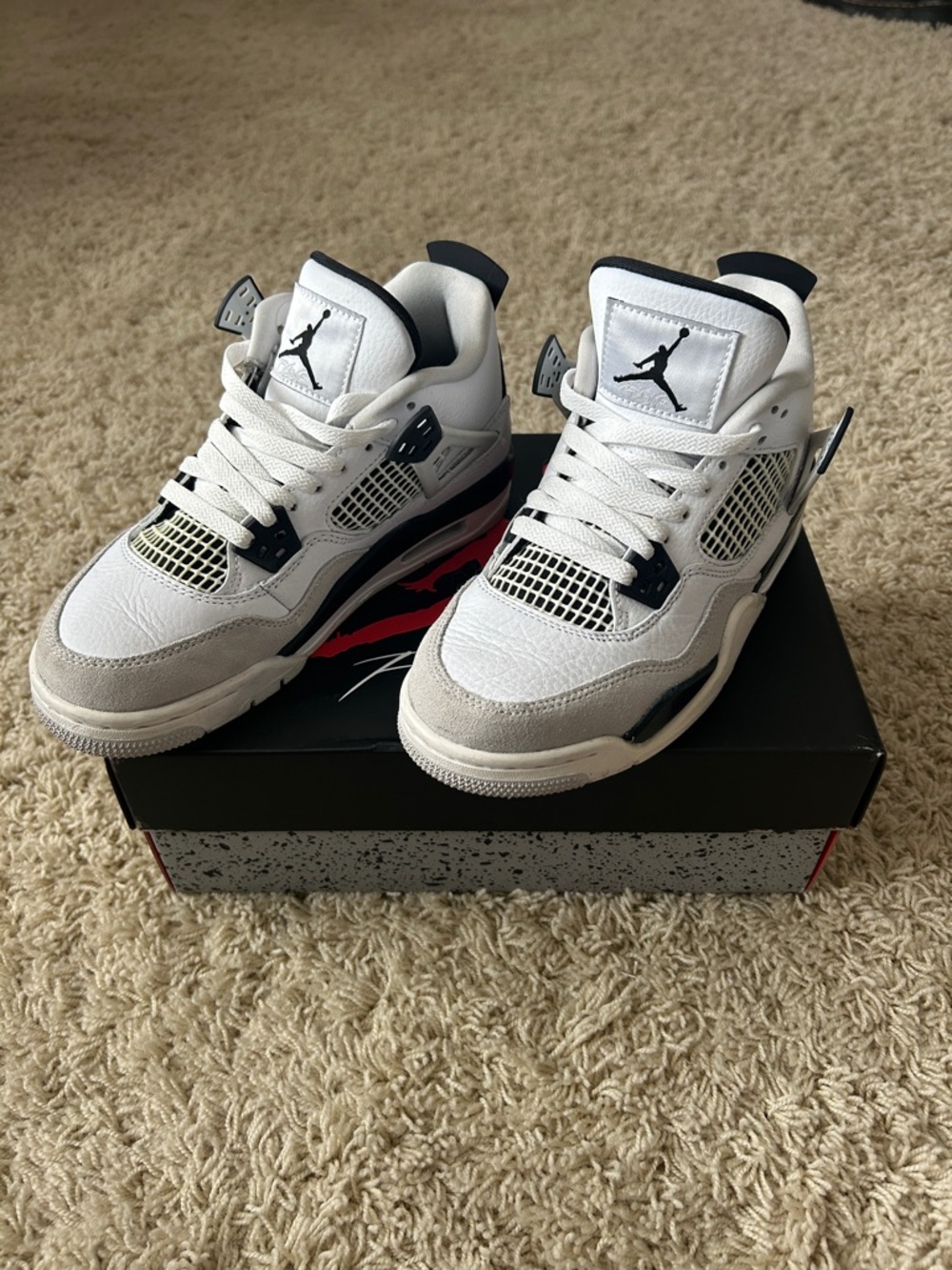 AIR JORDAN 4 RETRO GS
"MILITARY BLACK" Size US 4.5 Youth